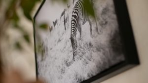 Ein Wandbild von einem Zebra